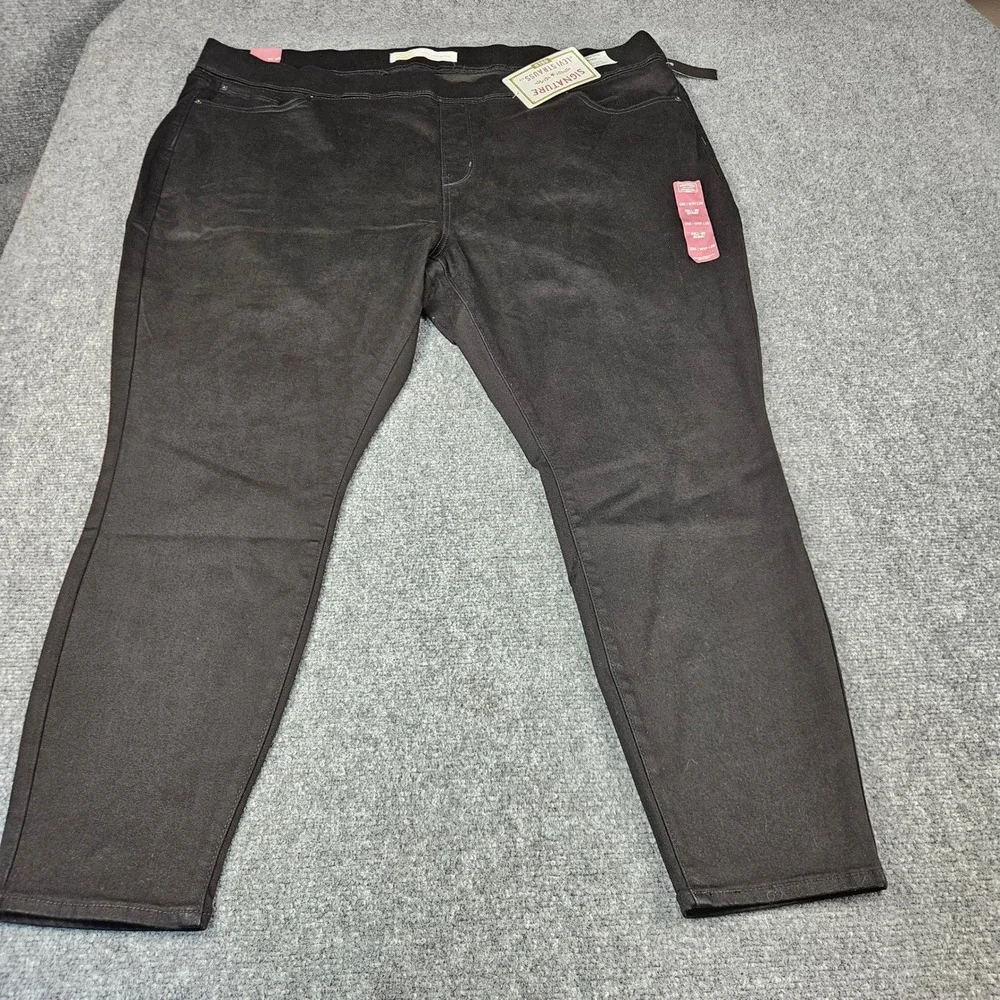 Signature Levi Strauss Gold Totally Shaping PullOn Skinny Jeans Black 28S W39L28